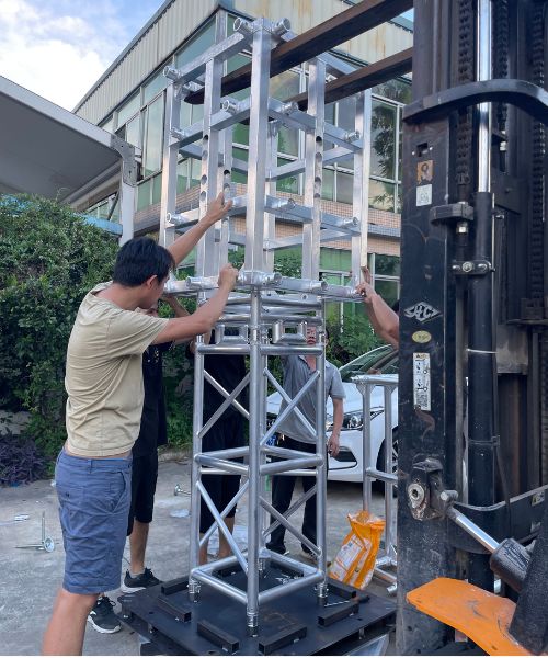 #Spigot Flat Truss Structure