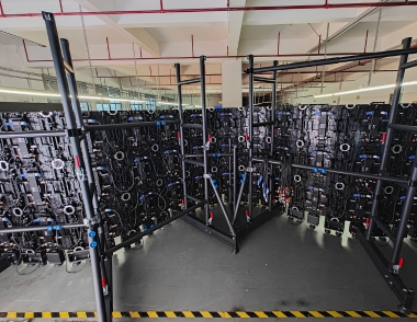 Ground Support Solution for Curved and Wavy OLED Screen Walls